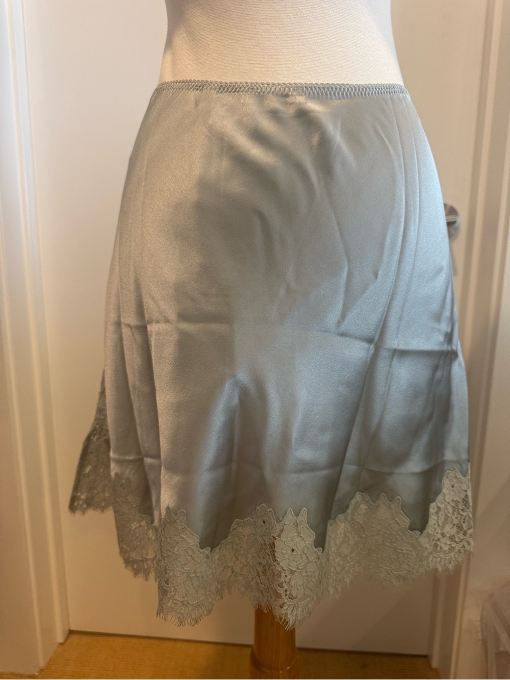 Doen Silk Lace Trim Slip Skirt in Light Teal./Gray color. - Picture 2 of 4